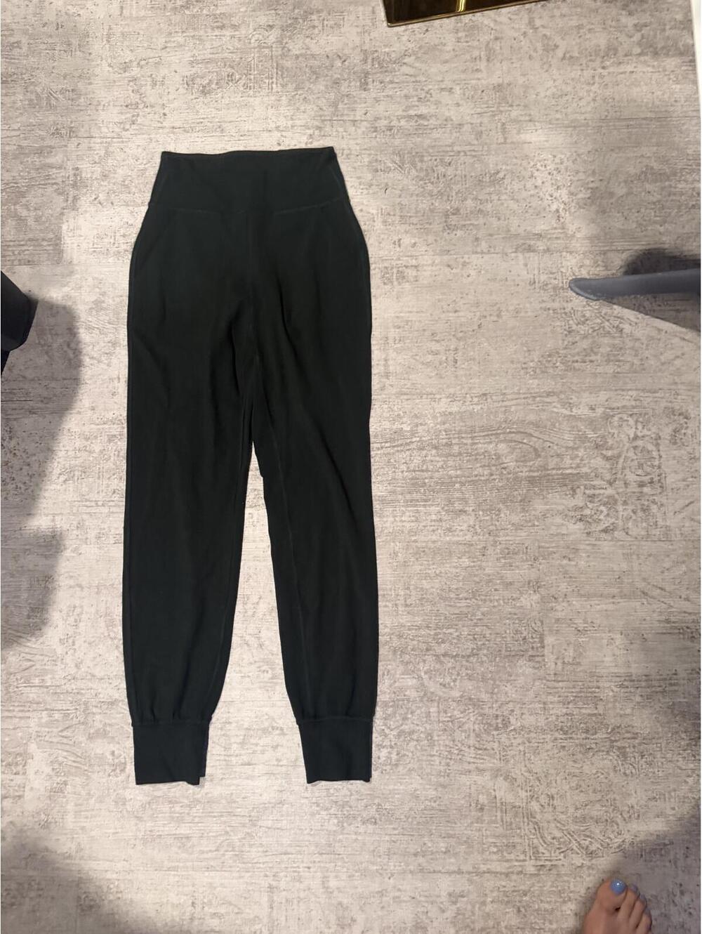 Lululemon Align Joggers Olive Green size 4 great condition